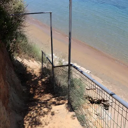 Semesterbostad Seaside 2 Kómboi