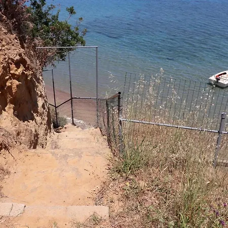 Semesterbostad Seaside 2 Kómboi